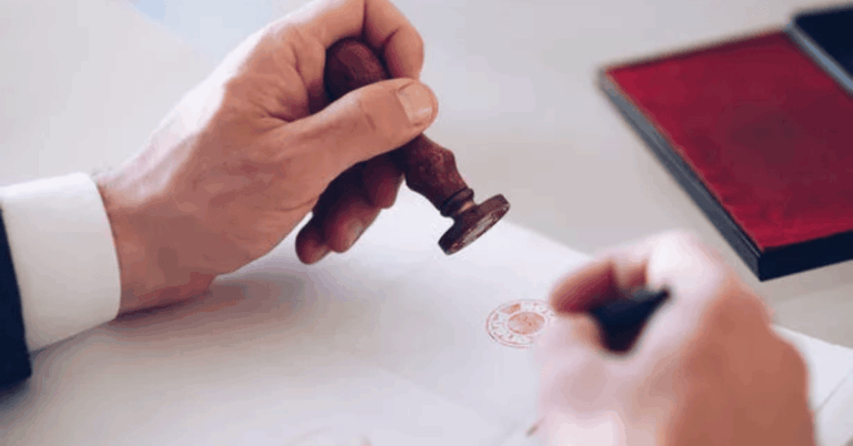 Book Traveling Notary Oregon Woodburn